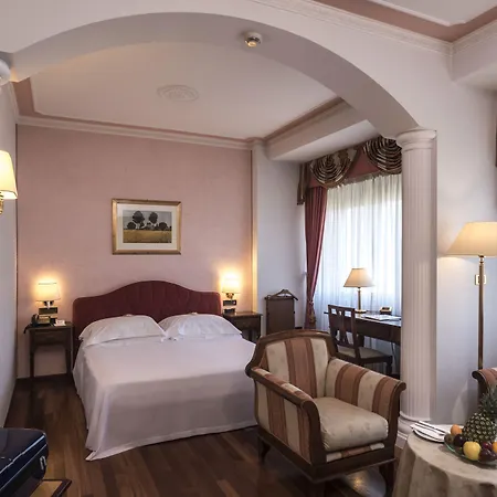 Hotell Plaza 4*