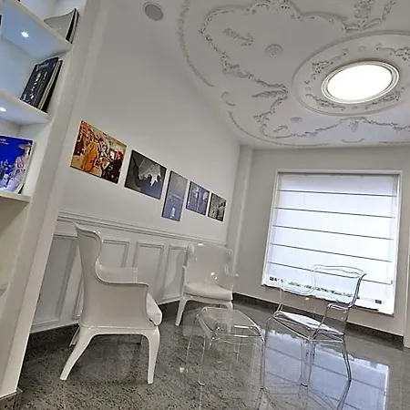 Plaza Ξενοδοχείο 4*